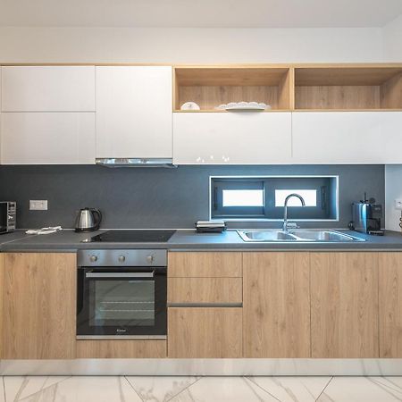 Newly Renovated Apt In The Heart Of Kerameikos أثينا المظهر الخارجي الصورة