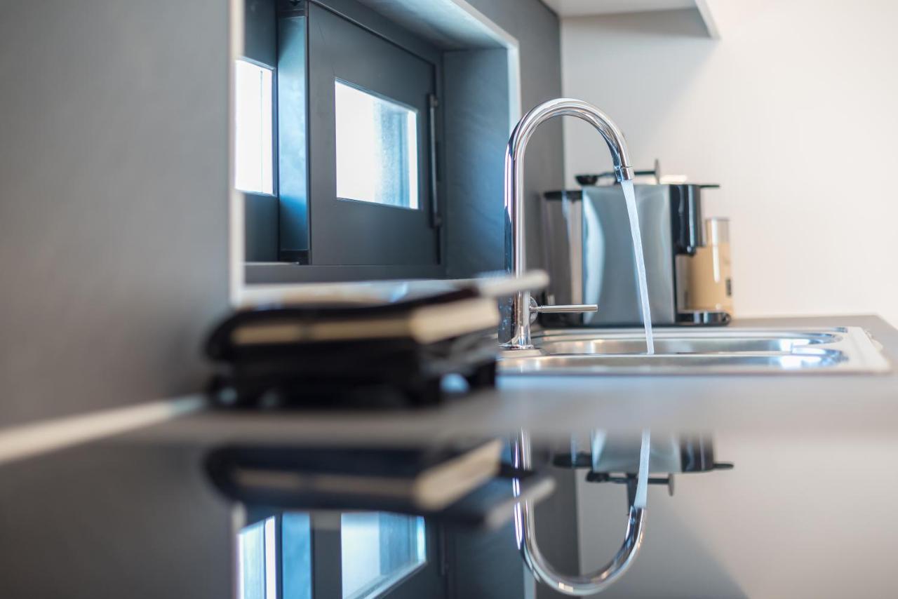 Newly Renovated Apt In The Heart Of Kerameikos أثينا المظهر الخارجي الصورة